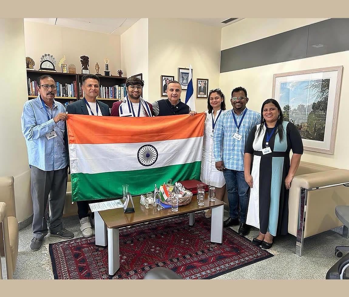 Aryan Singh Dadiala Indian swimmer holding the fastest world record, that cross the “Sea of Galilee” in Israel come to visit us with his family and team. ​Kobbi Shoshani - Consul General of Israel to the Mumbai
